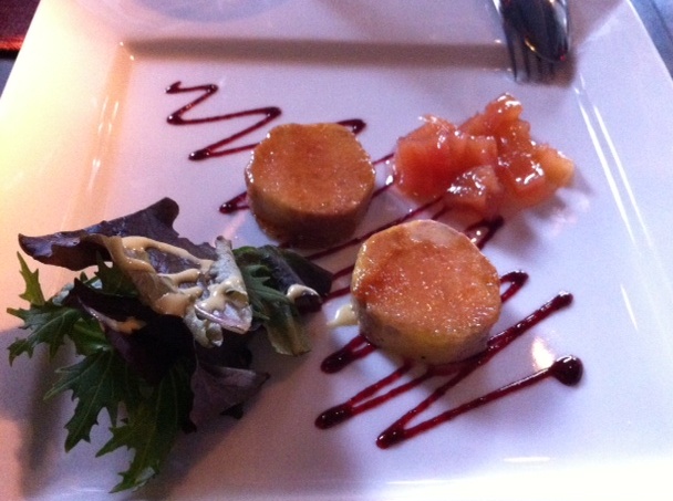 Restaurante Lakasa de César Martín Terrina de foie caramelizado kasero con tostas